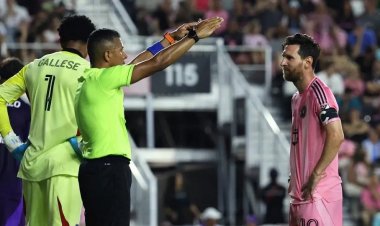 মিয়ামির হার, মেজাজ হারিয়ে হলুদ কার্ড দেখলেন মেসি-সুয়ারেজ