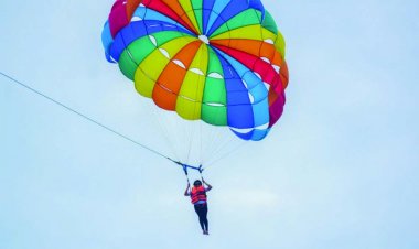 কক্সবাজারে প্যারাসেইলিং থেকে ছিটকে পড়ে এবার পর্যটক দম্পতি আহত