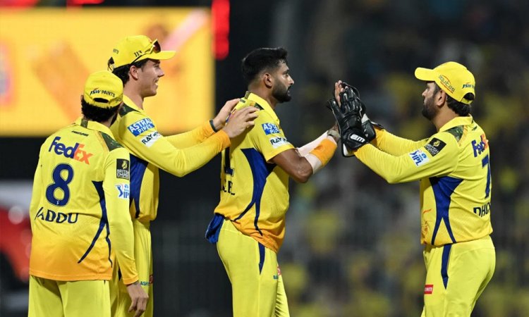 প্লে-অফ দৌড়ে ছিটকে গেল চেন্নাই? পয়েন্ট তালিকা কী বলছে