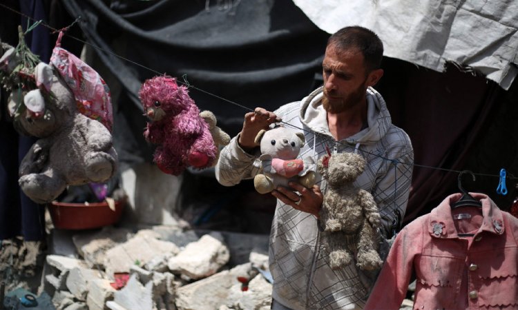 ইসরায়েলি বোমাবর্ষণে গাজায় আজ নিহত ২৯