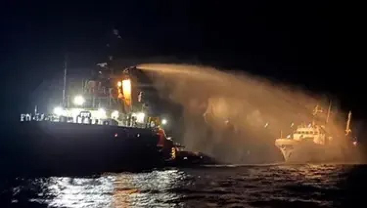 গাজামুখী ত্রাণবাহী জাহাজে সশস্ত্র ড্রোনের হামলা