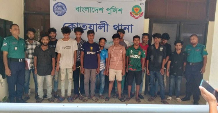  তিন থানা এলাকায় বিশেষ অভিযানে গ্রেফতার ৩৭