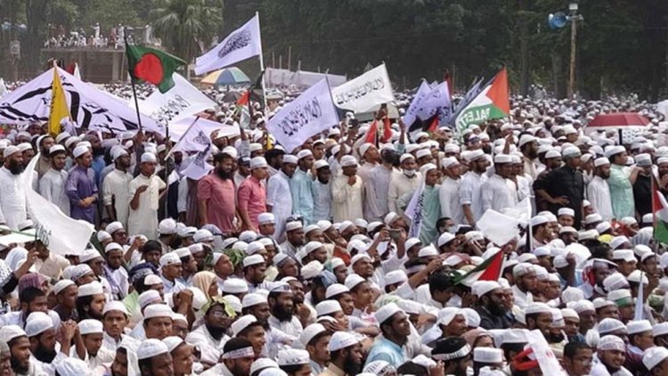 আ. লীগ নিষিদ্ধসহ ১২ দফা দাবি হেফাজতের