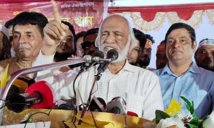 সংস্কারের ধোঁয়া তুলে অন্তর্বর্তী সরকারকে দীর্ঘায়িত করা যাবে না: মঈন খান