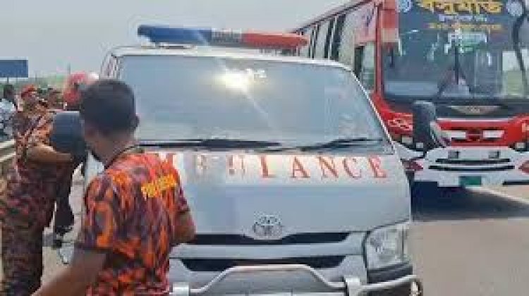 ঢাকা-মাওয়া এক্সপ্রেসওয়েতে অ্যাম্বুল্যান্সে বাসের ধাক্কা, নিহত ৫