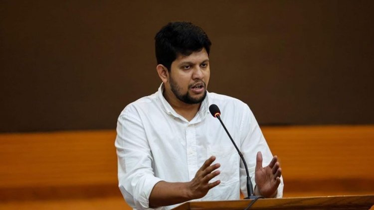 সরকার কেন কাঙ্ক্ষিত কাজ করতে পারছে না, জানালেন উপদেষ্টা মাহফুজ