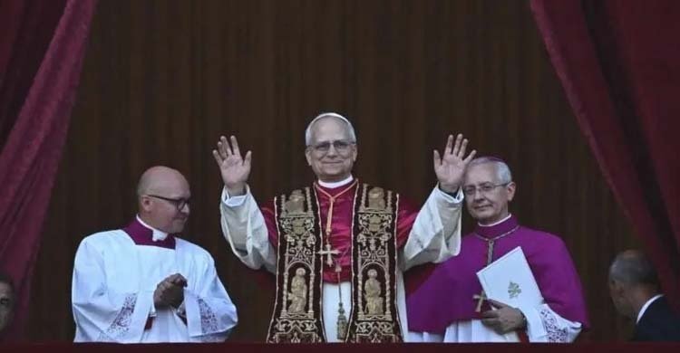  নতুন পোপ হলেন রবার্ট প্রেভোস্ট     