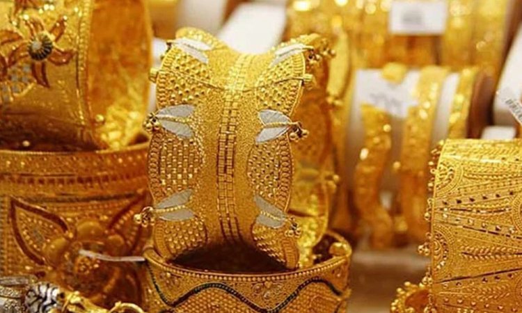 দেশের বাজারে আরো কমল সোনার দাম