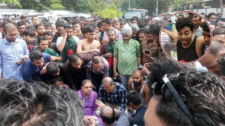 এখনো কাকরাইল মোড়ে সড়কে অবস্থান জগন্নাথ বিশ্ববিদ্যালয়ের শিক্ষার্থীদের- ৩ দফা দাবি