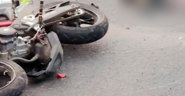  মহাসড়কে মোটরসাইকেল নিয়ে বের হয়ে প্রাণ গেলো ২ যুবকের