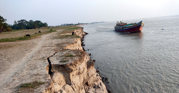  যমুনায় বিলীন হওয়ার পথে ৯ গ্রাম