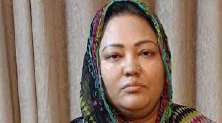 আদালতে মমতাজের ওপর ডিম নিক্ষেপ