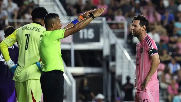 মিয়ামির হার, মেজাজ হারিয়ে হলুদ কার্ড দেখলেন মেসি-সুয়ারেজ