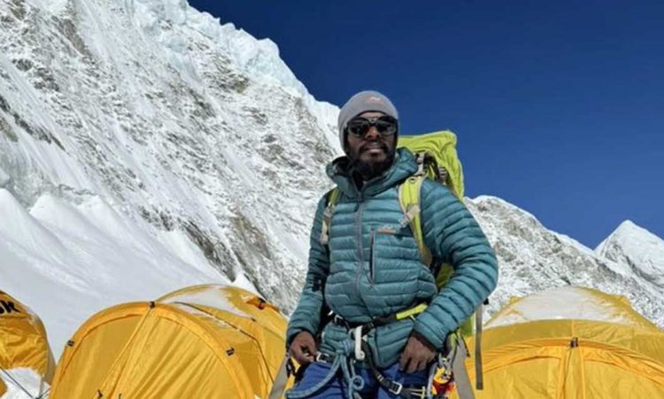 বিশ্বরেকর্ড গড়ে এভারেস্টচূড়ায় বাংলাদেশের শাকিল