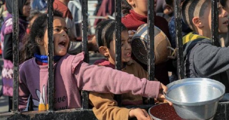 ‘সাহায্য না পৌঁছালে আগামী ৪৮ ঘণ্টার মধ্যে গাজায় ১৪,০০০ শিশুর মৃত্যু হতে পারে’