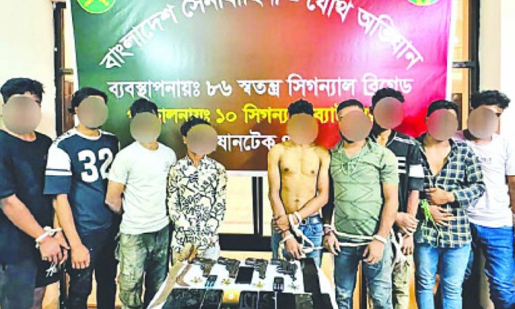 রাজধানীর মাটিকাটায় সেনাবাহিনীর অভিযান, অস্ত্রসহ গ্রেপ্তার ১০