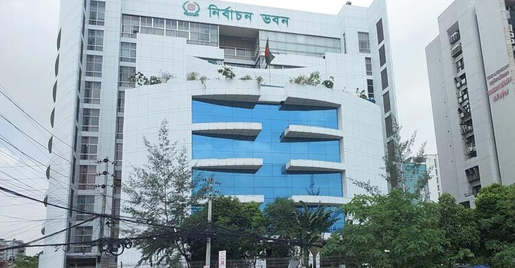  নির্বাচন ঘিরে প্রস্তুত হচ্ছে ইসি, অপেক্ষা সরকারের সবুজ সংকেতের