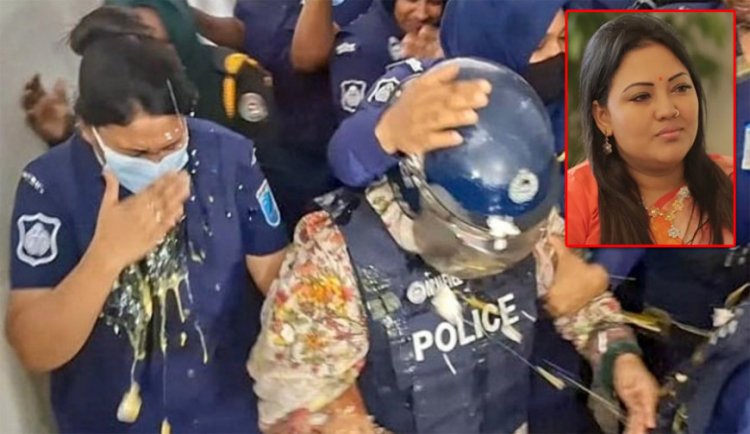 আদালত প্রাঙ্গণে মমতাজকে লক্ষ্য করে ডিম ও জুতা নিক্ষেপ